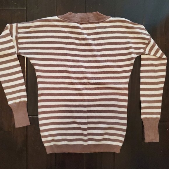 Forever 21 Deep V-Neck Long Sleeve Striped Sweater - Picture 2 of 8